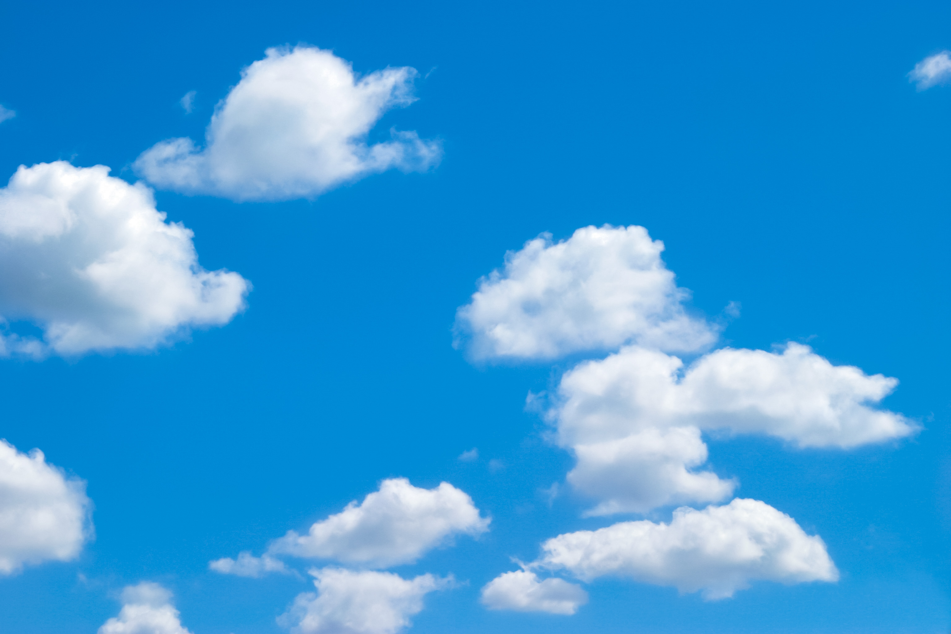 空の画像素材 青い空とかわいい雲 Priga